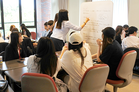 台湾大学生訪日研修団との交流会