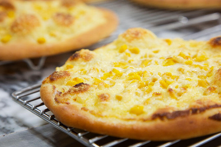 マヨコーンピザ02