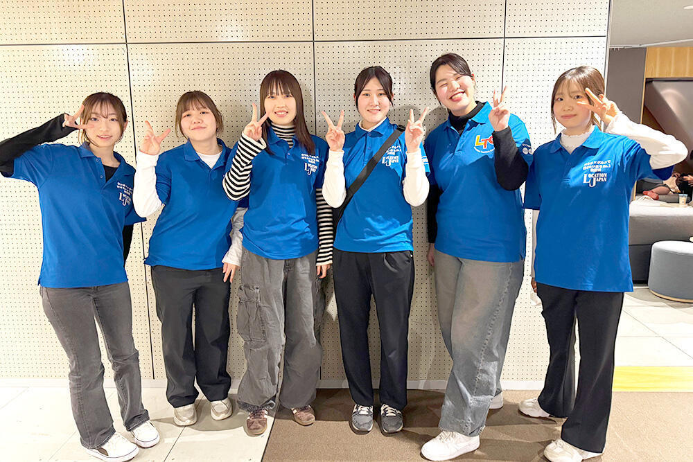 動画チーム集合写真