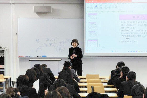 にこやかに質問に答える田村氏