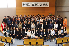 16年度春学期jalp 留学生別科 生 交換留学生の入学式を行いました 目白大学 16年度春学期jalp 留学生別科 生 交換留学生の入学式を行いました 目白大学