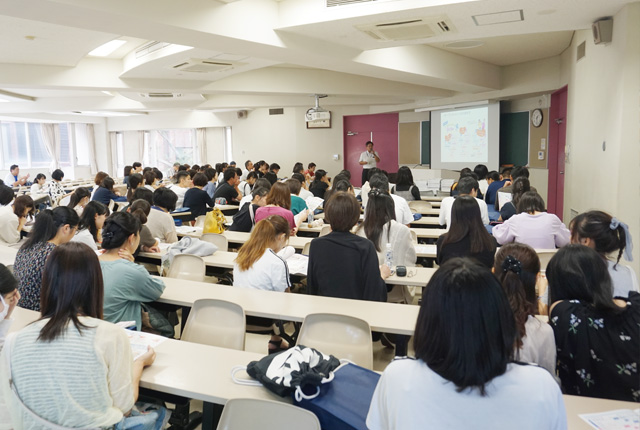 心理学部の「学部学科説明会」