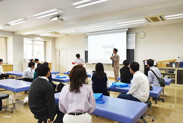 理学療法学科の模擬授業（さいたま岩槻）