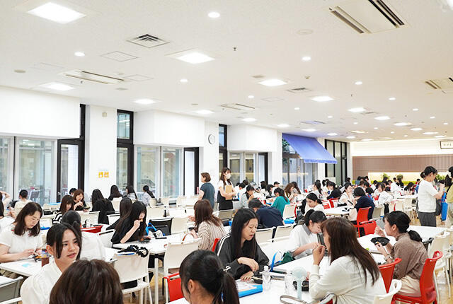 学食（新宿）