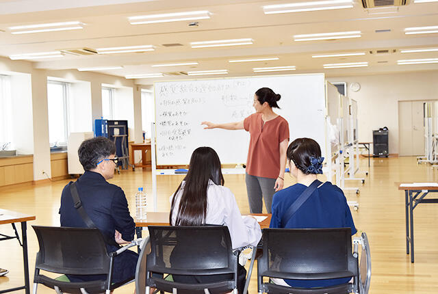 個別相談ブース（さいたま岩槻）